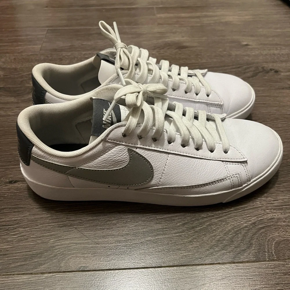 Nike all leather white sneakers. - Picture 5 of 5